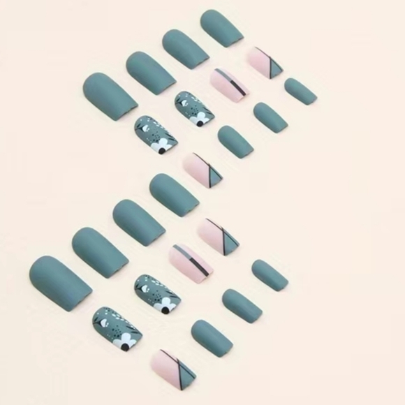 2/$16 Boho Floral Press On Nails - Picture 4 of 10